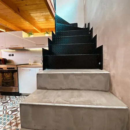 Panos Signature Loft